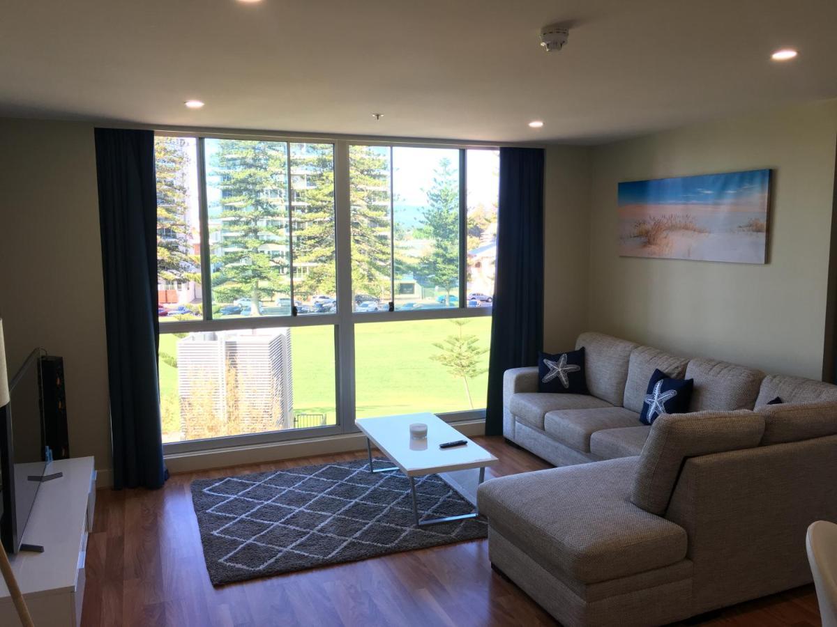 Beachside Luxury Apartments One & Two Bedroom In Beachfront Oaks Pier Building غلينلغ المظهر الخارجي الصورة